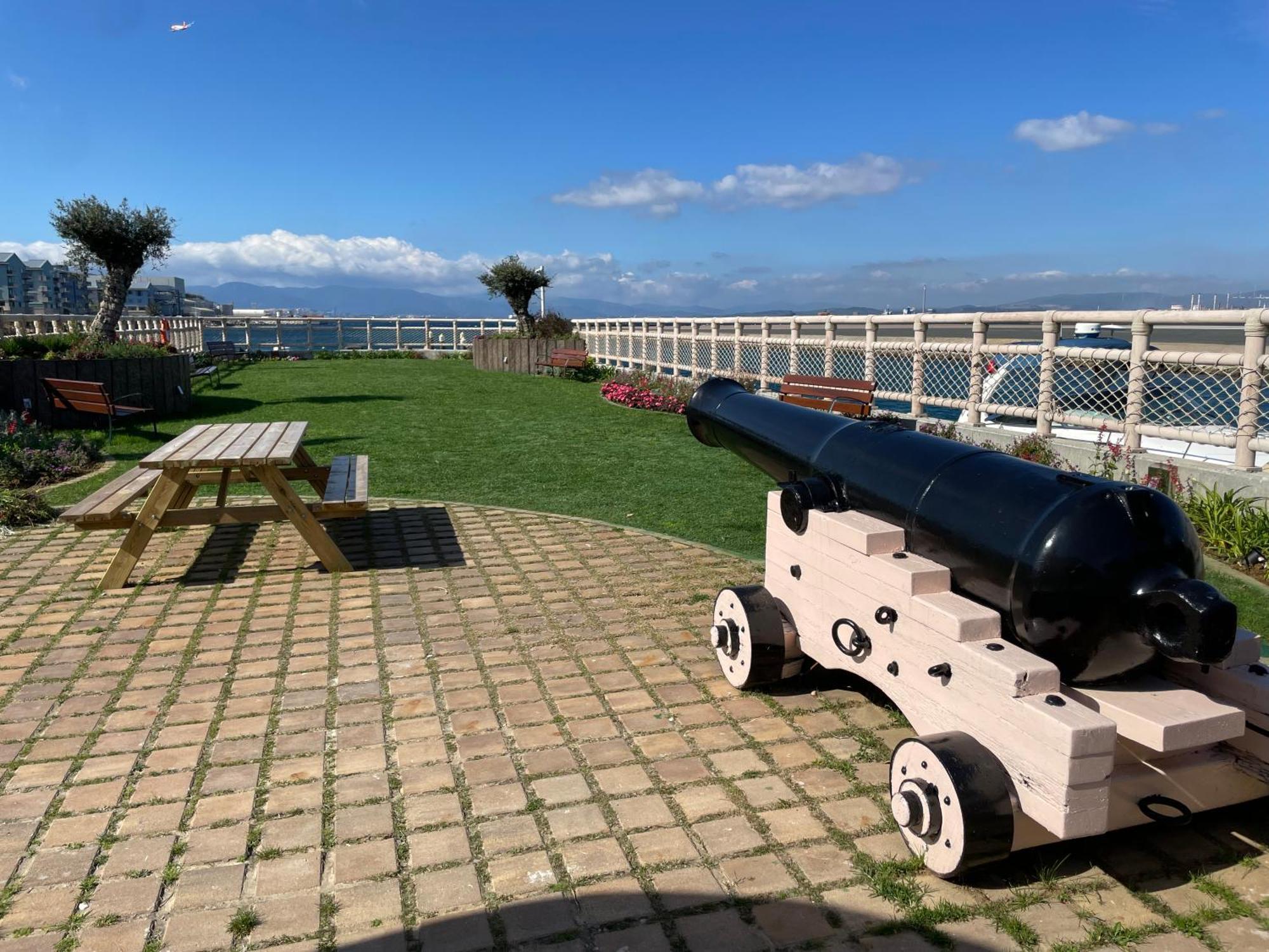 Deluxe Marina View Seafront Gibraltar Stay Exterior photo