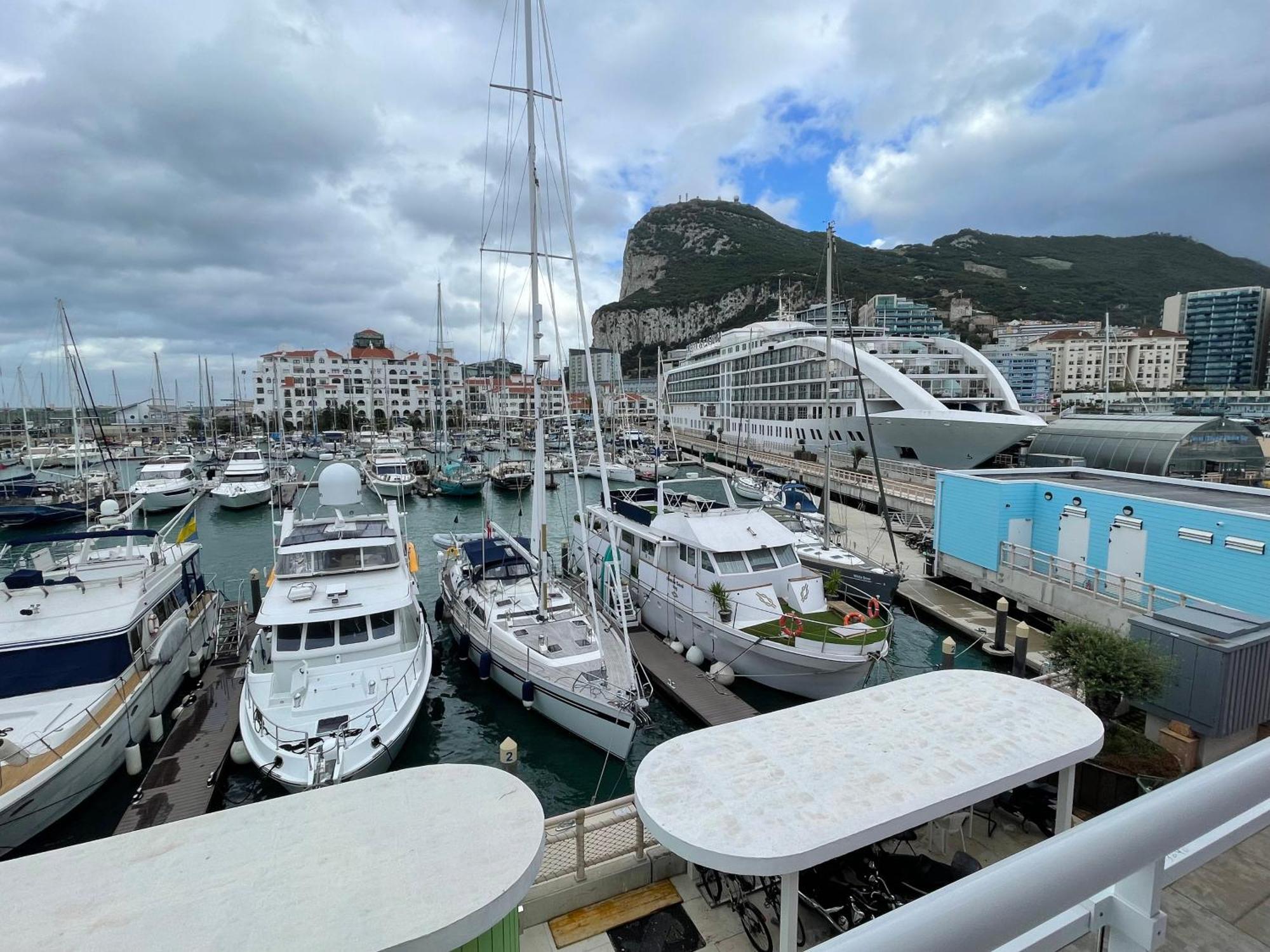 Deluxe Marina View Seafront Gibraltar Stay Exterior photo